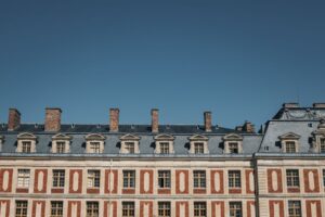 Taux d&rsquo;humidité dans une maison : à partir de quel seuil faut-il suspecter votre toiture ?
