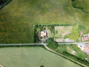 Isolation des planchers : la méthode d&rsquo;un couvreur pour choisir entre le dessus et le dessous (sans créer d&rsquo;humidité)